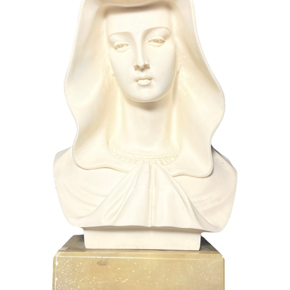 Vintage Alabaster Hand made Italy Carved Mary Madonna statue Mid century - Picture 4 of 7